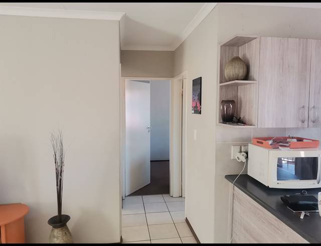 2 BEDROOM APARTMENT FOR SALE IN CLOVERDENE